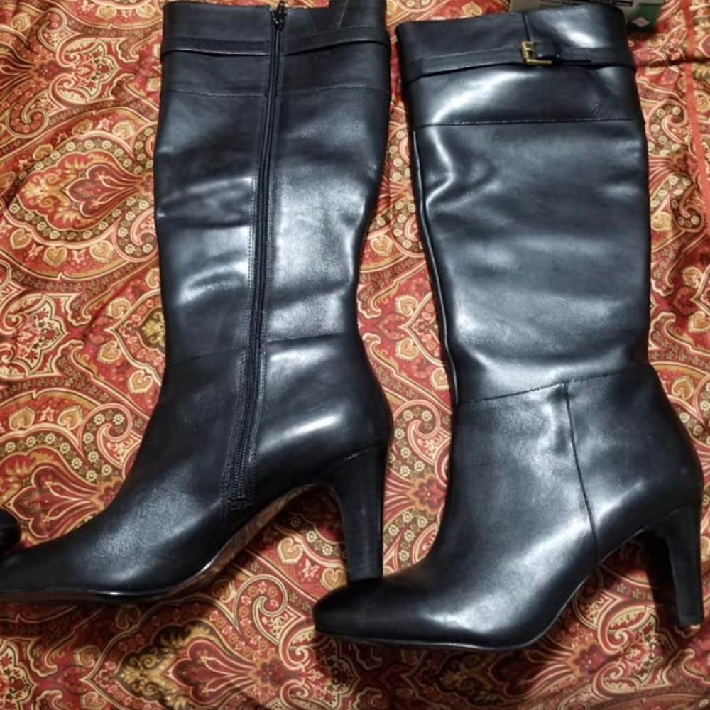 Boots - Picture 2 of 4